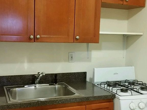 3rd image of 148 W 15th St #1AA