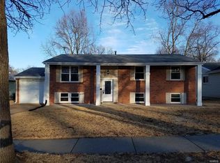 1340 Bluefield Dr, Florissant, MO 63033