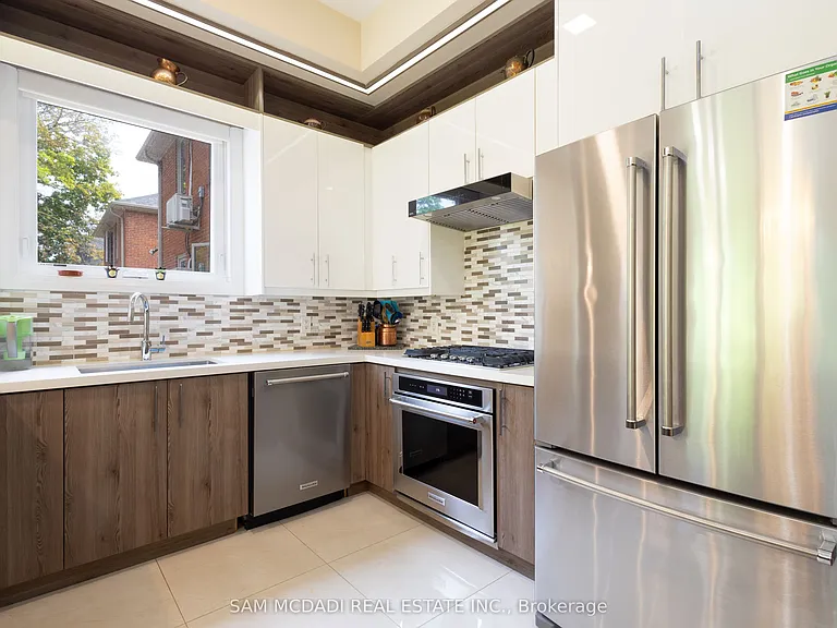 35A Broadview Ave — Photo 9