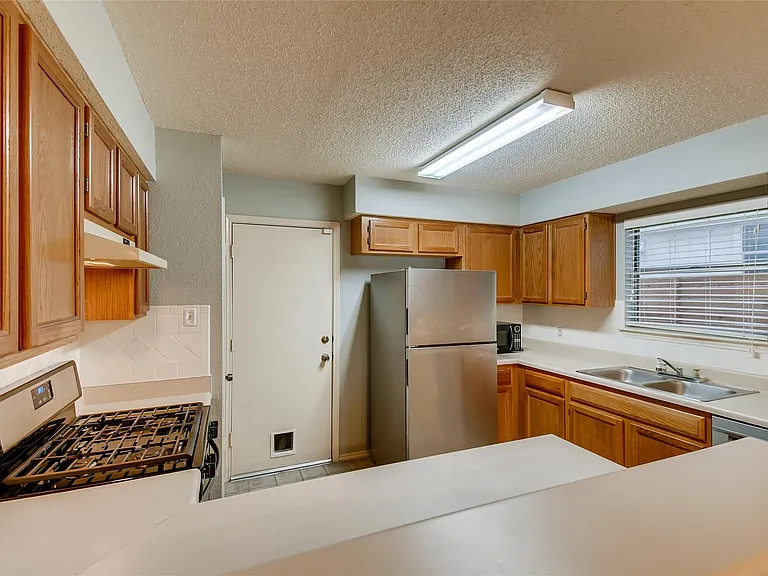 14008 Maricella Ln — Photo 5