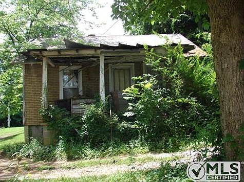 2nd image of 106 Wooten Ave