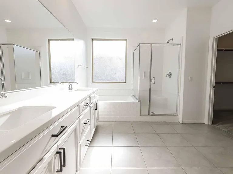 906 Sycamore Falls St — Photo 40