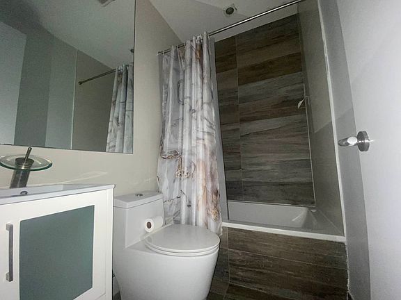 5th image of 105 Vanderveer St #206A
