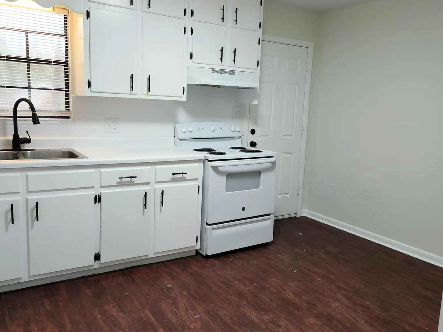 1031 Carrin Drive - A — Photo 2