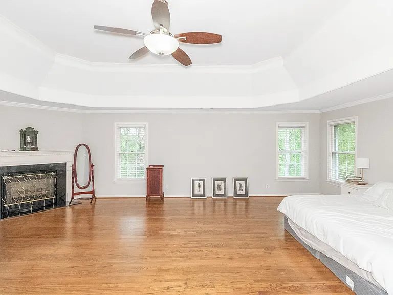 1450 Hillcrest Hts — Photo 21