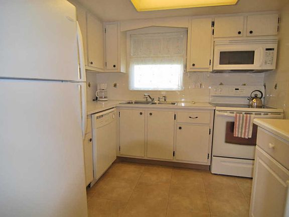 5th image of 2631 Barkley Dr W APT H