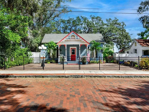 136 4th Ave N, Safety Harbor, FL 34695