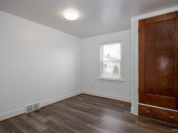 3rd image of 383 Victoria Blvd