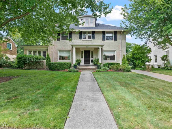 1035 Yorkshire Rd, Grosse Pointe Park, MI 48230
