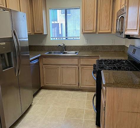 5th image of 1931 Overland Ave #1102