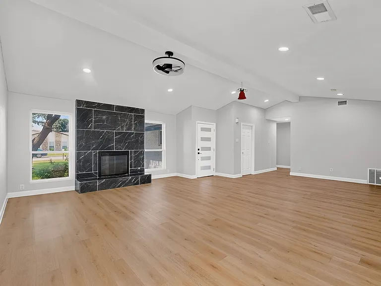 1807 Auburn Dr — Photo 1
