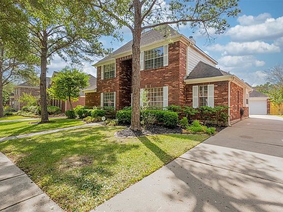 2nd image of 16711 Chestnut Meadow Ct