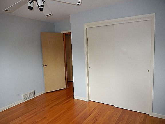 4th image of 10509 S Kostner Ave