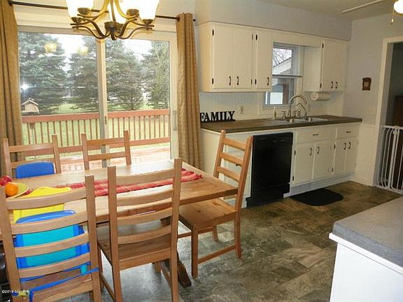 5th image of 1656 Margaret Dr