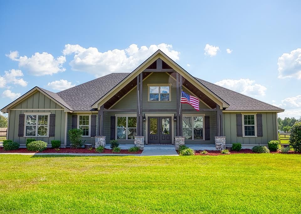 1st image of 320 Lakeview Cir