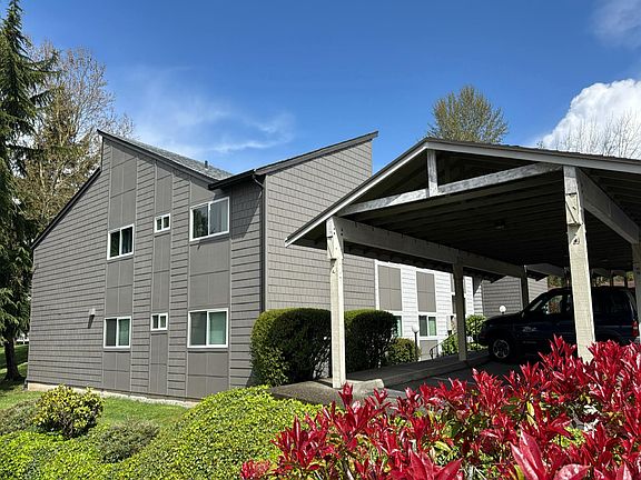3rd image of 2020 Grant Ave S APT J102