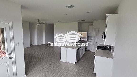 3rd image of 1408 Rousseau Dr