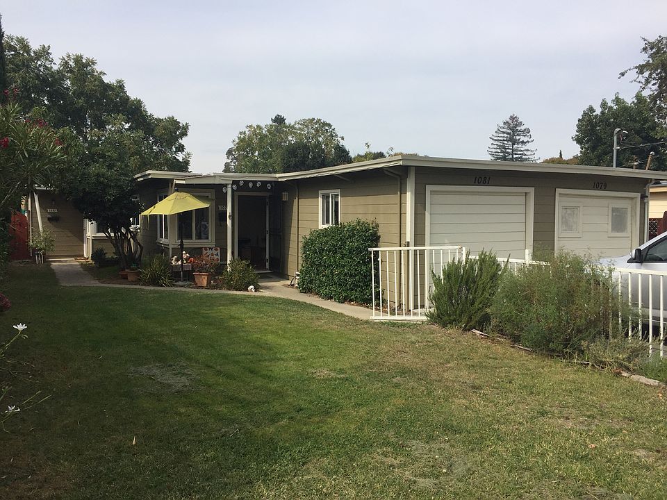 Yard/Entrance