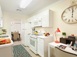 12 Plymouth Dr #P-126, Norwood, MA 02062