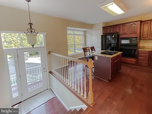 3rd image of 48369 Surfside Dr