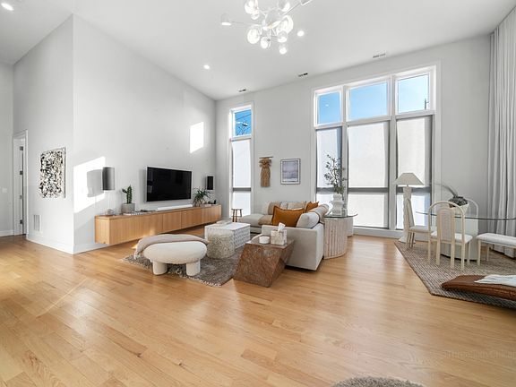 2nd image of 2352 W Potomac Ave #1