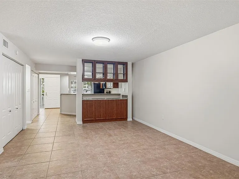 2533 Dolly Bay Dr #105 — Photo 12