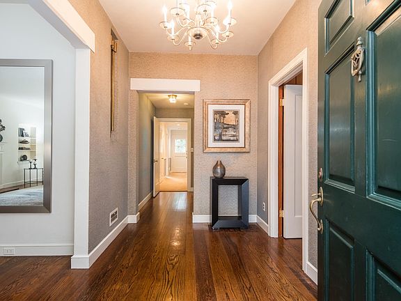 3rd image of 128 Elm Ave