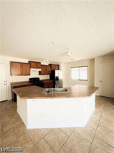 3 bed, 2.5 bath, 1711 sqft, $2,050 — Photo 2