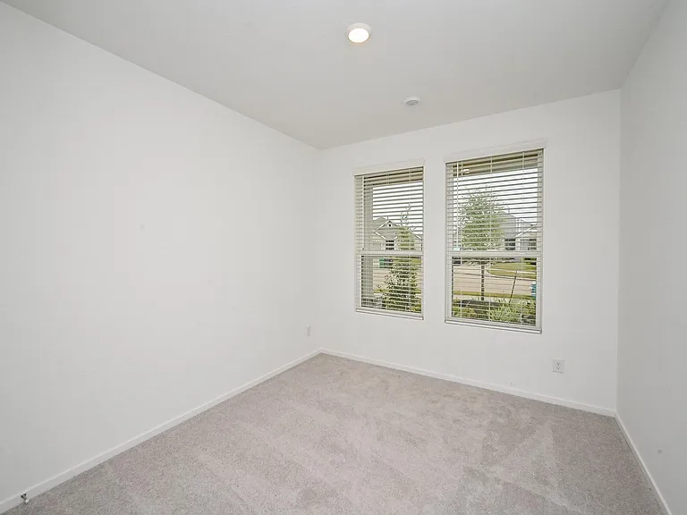 6427 Seafoam Lake Dr — Photo 14