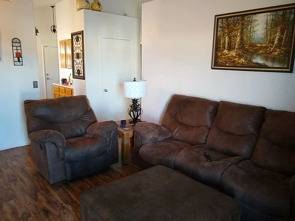 4th image of 2937 Mount Hope Dr