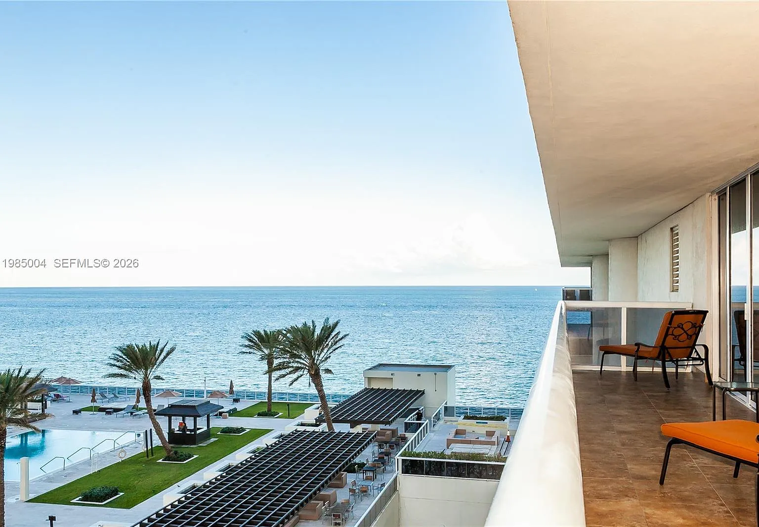 Beach Club Two — Photo 2