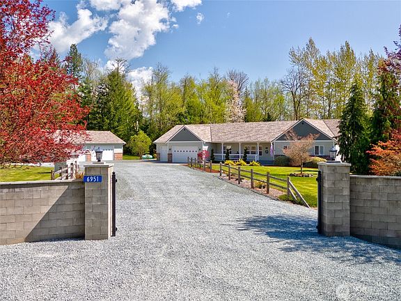 2nd image of 6951 Woodbury Lane