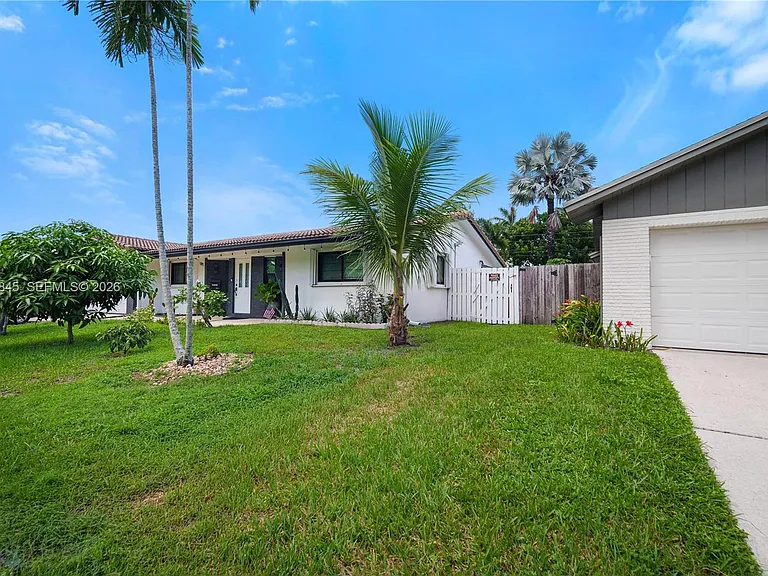 4241 NW 9th Ct #EFFICIENCY — Photo 4