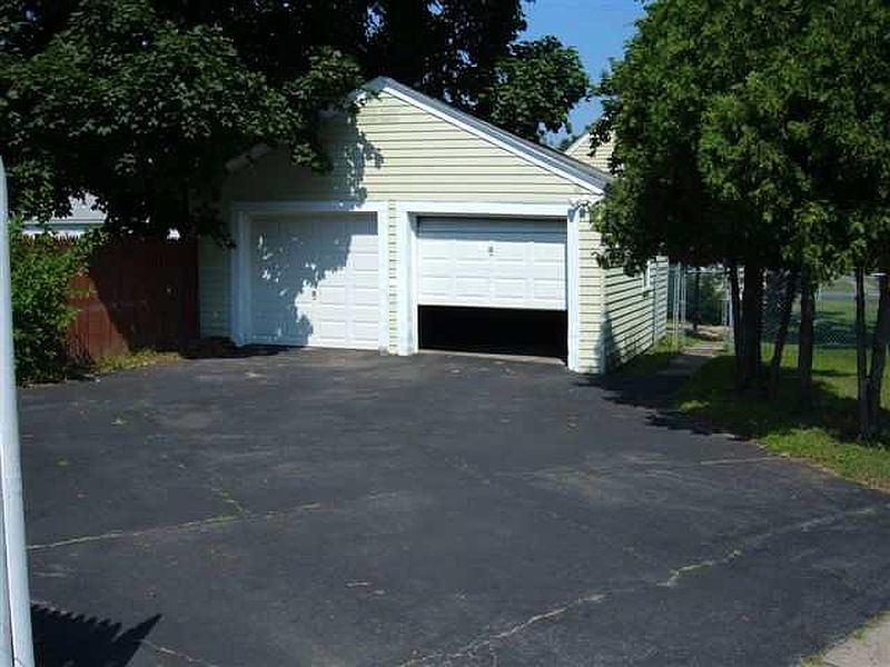 3rd image of 406 ALTAMONT Avenue