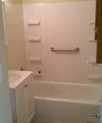 5th image of 887 Manitou Ave