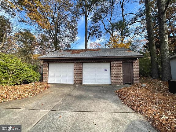 2nd image of 32848 Elizabeth Dr