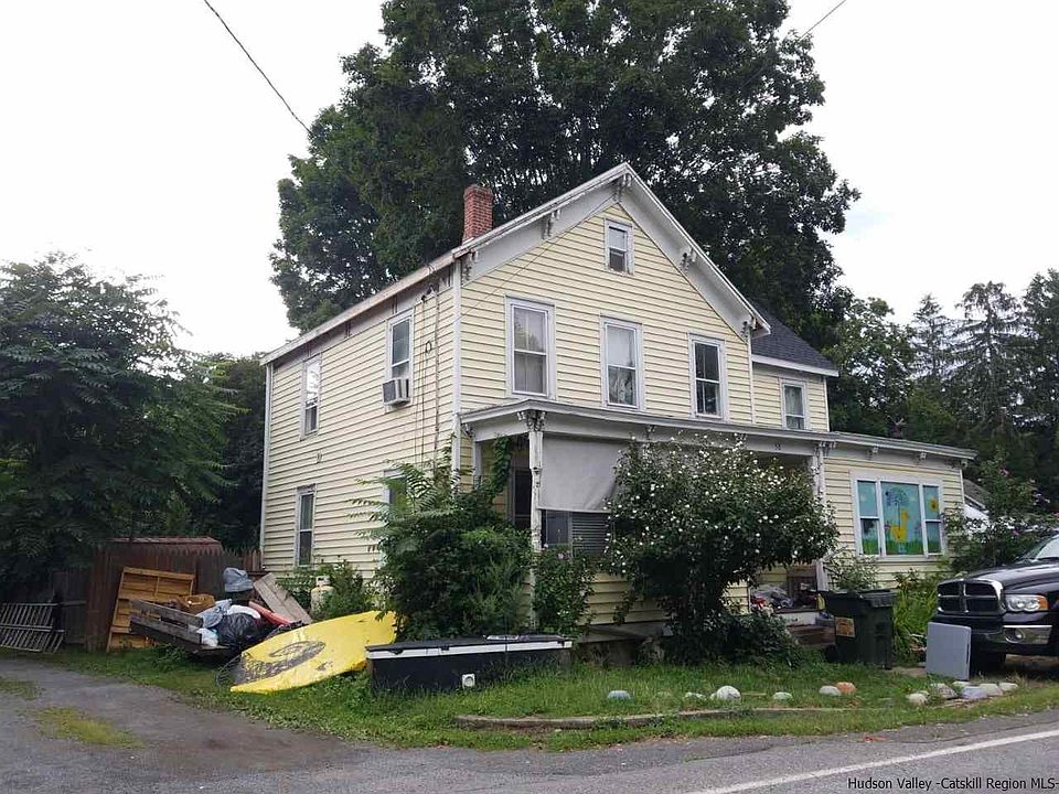 2nd image of 38 Main St