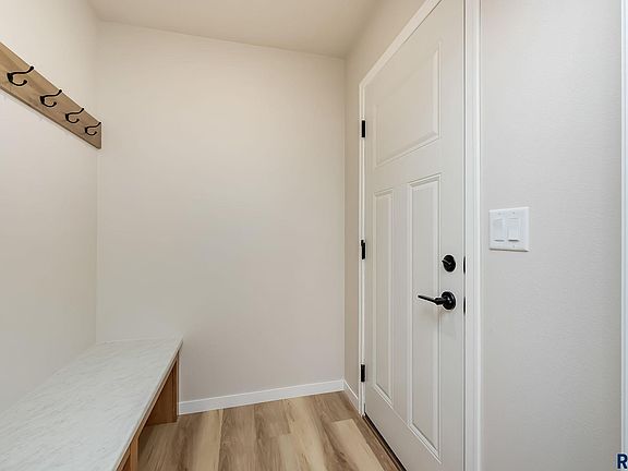 3rd image of 617 N Juniper St