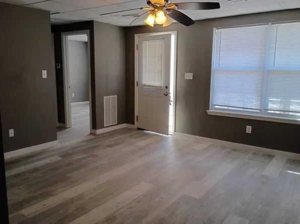 2513 Southridge Dr #D, Jefferson City, MO 65109