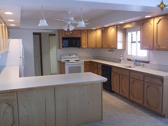 4th image of 303 W Orchard Ln