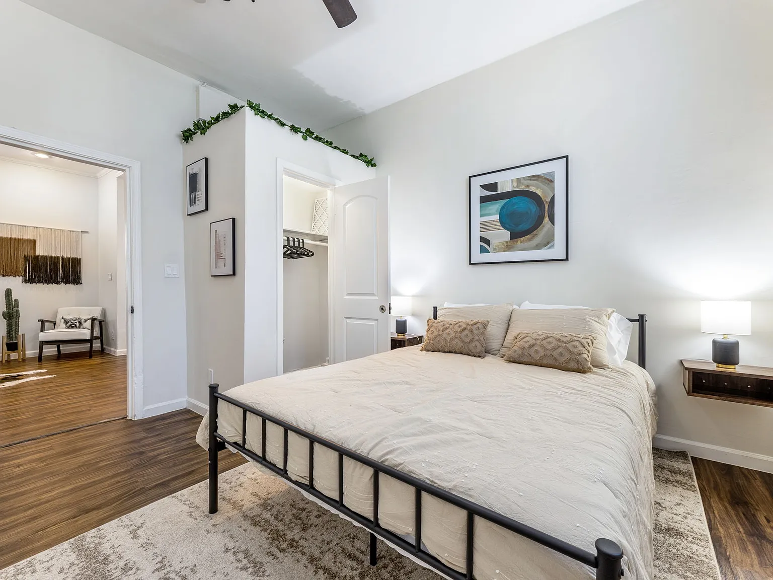 3 bed, 1357 sqft, $895 — Photo 1