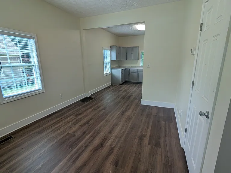 202 Marshall St — Photo 2