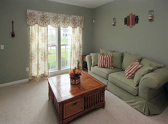 3rd image of 2041 Stablegate Dr