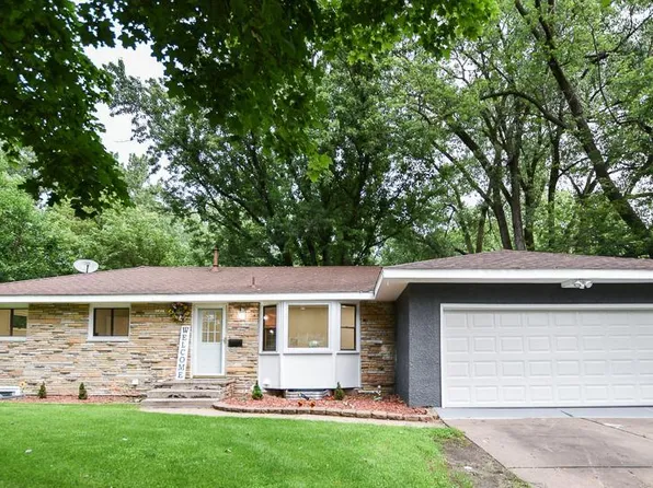 315 Rice Creek Ter NE, Fridley, MN 55432