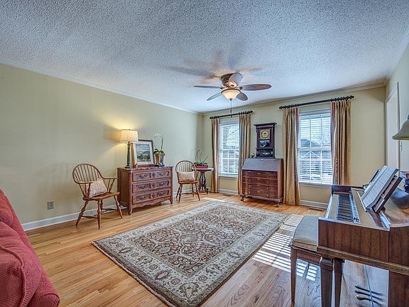 5th image of 2518 Saddlehorse Ln