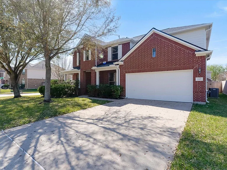 13202 Indigo Creek Ln — Photo 2