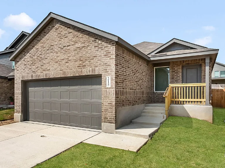 215 Zyra Ave — Photo 14