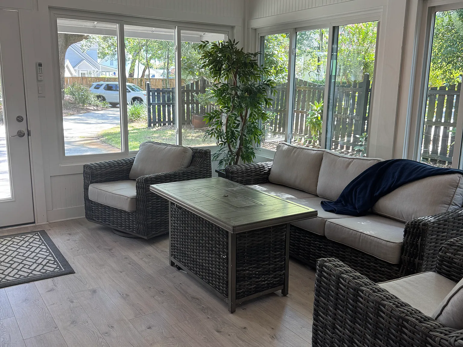 2 bed, 1100 sqft, $3,800 — Photo 2