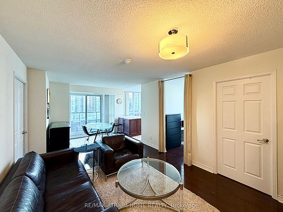 2nd image of 35 Hollywood Ave #1219