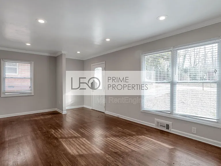 751 Yale Pl SW — Photo 4